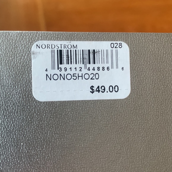 NWT NORDSTROM PEARL AND STERLING SILVER STUD EARRINGS - Picture 6 of 6